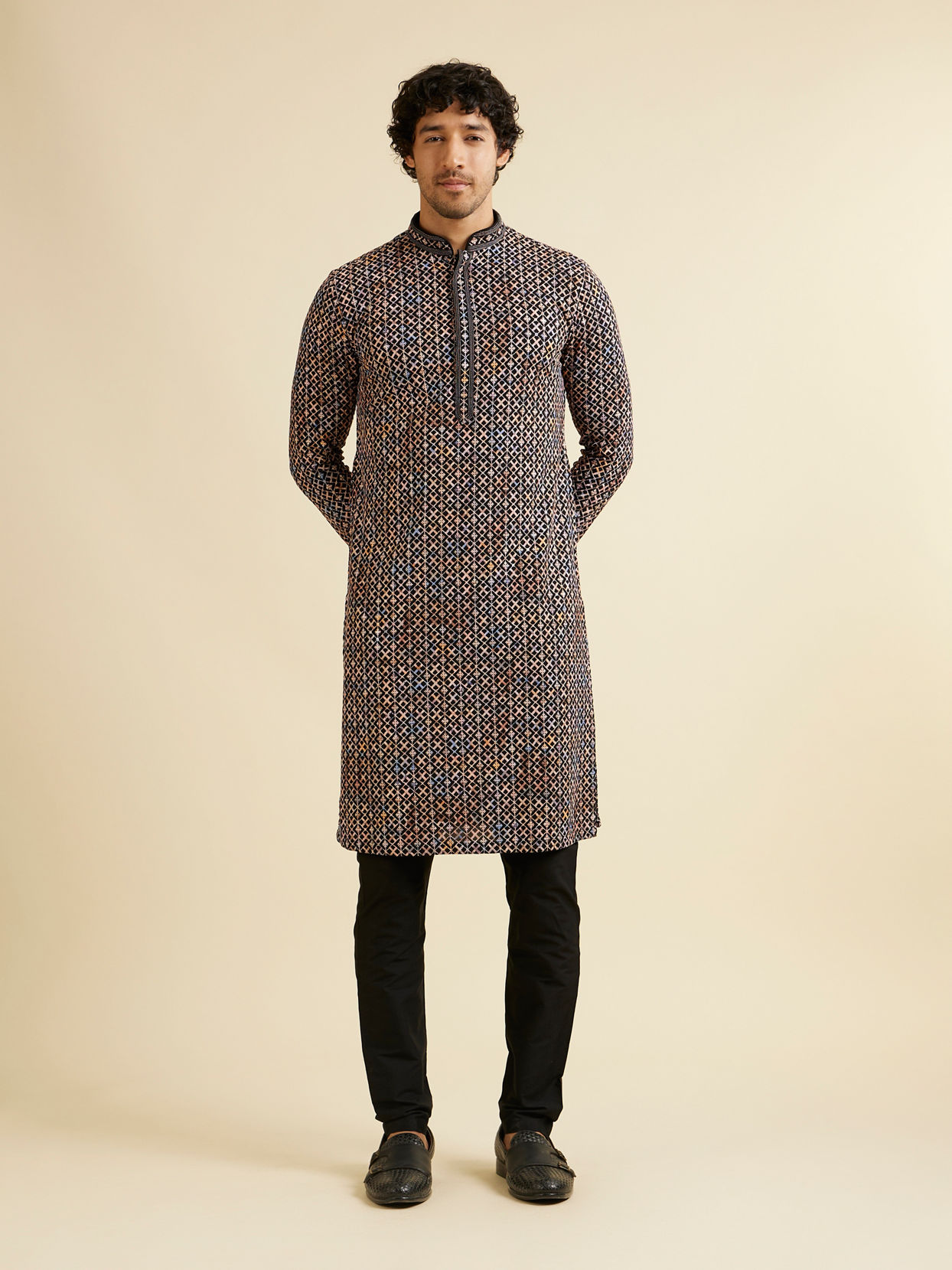 alt message - Manyavar Men Black & Beige Chikankari Grid Print Kurta Set image number 2