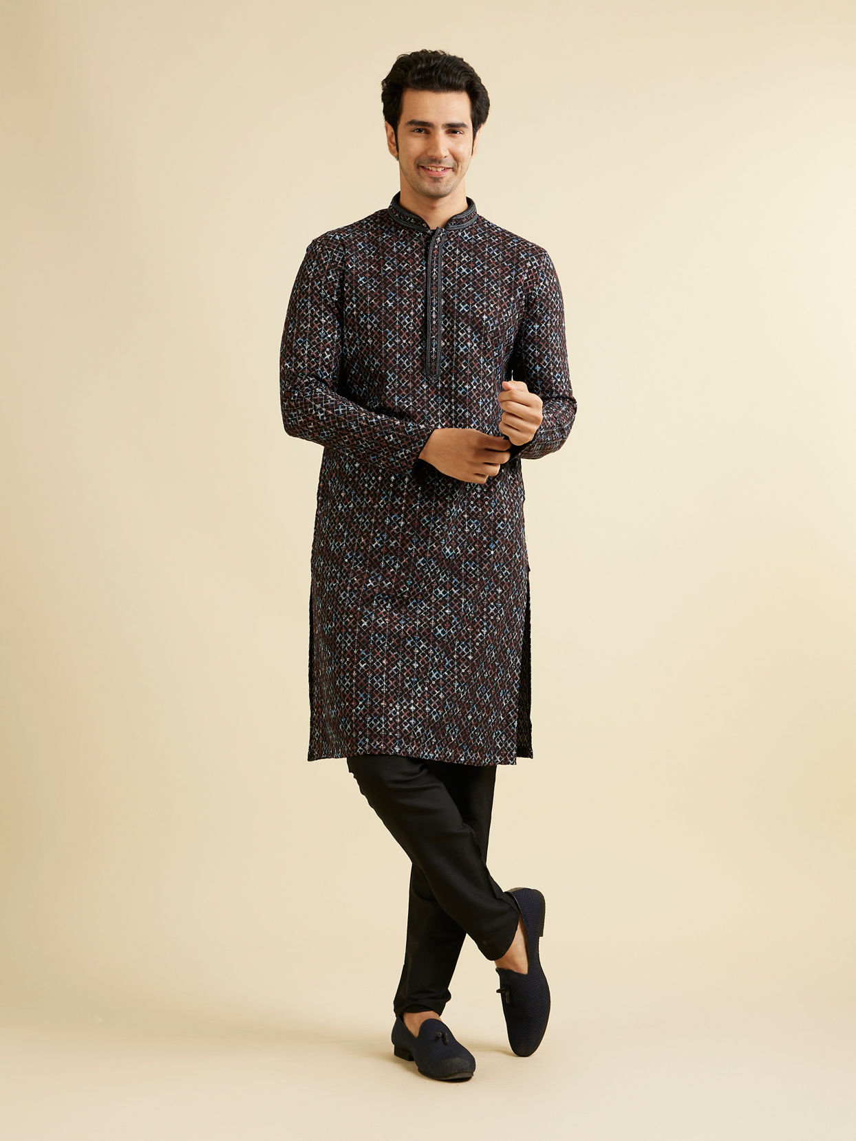 alt message - Manyavar Men Black & Brown Chikankari Grid Print Kurta Set image number 2