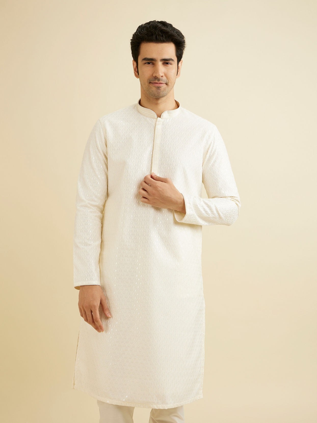 alt message - Manyavar Men Cream White Sequinned Kurta Set image number 0