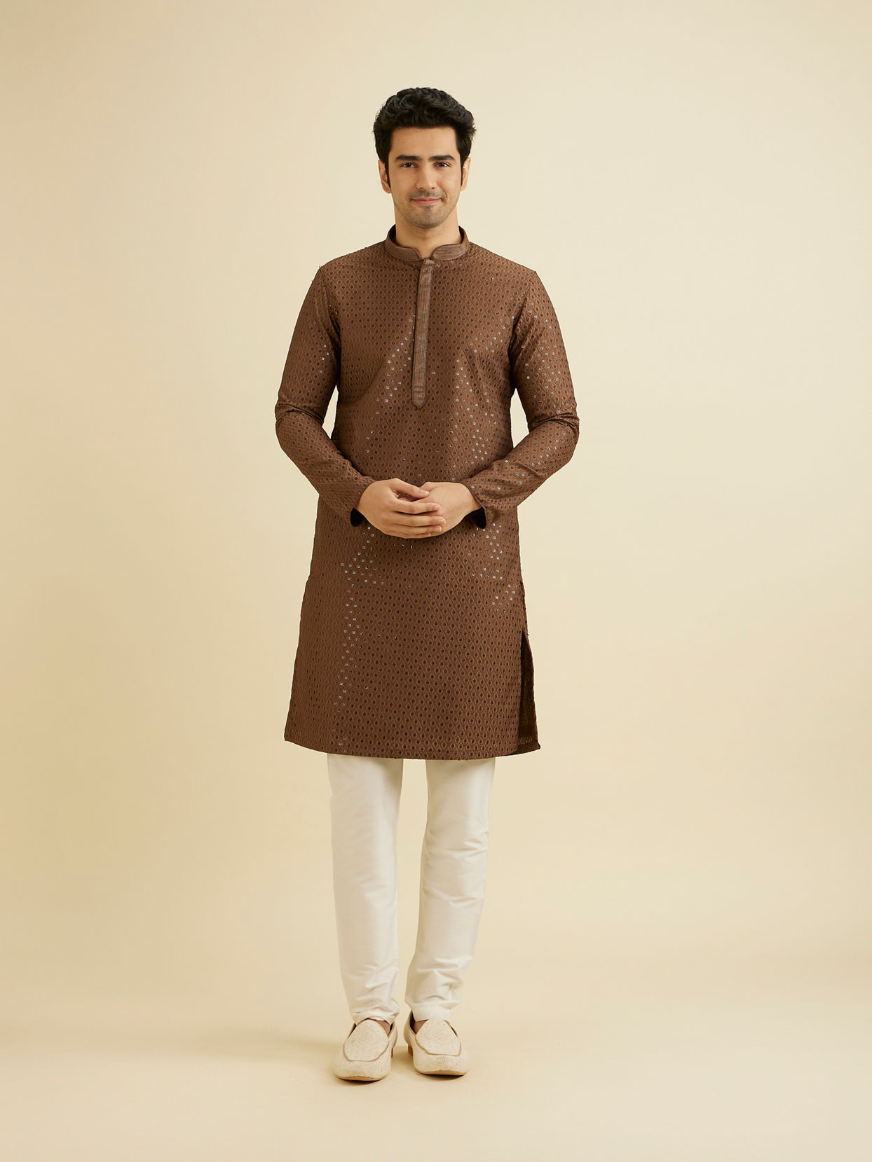 alt message - Manyavar Men Mocha Brown Sequinned Kurta Set image number 2