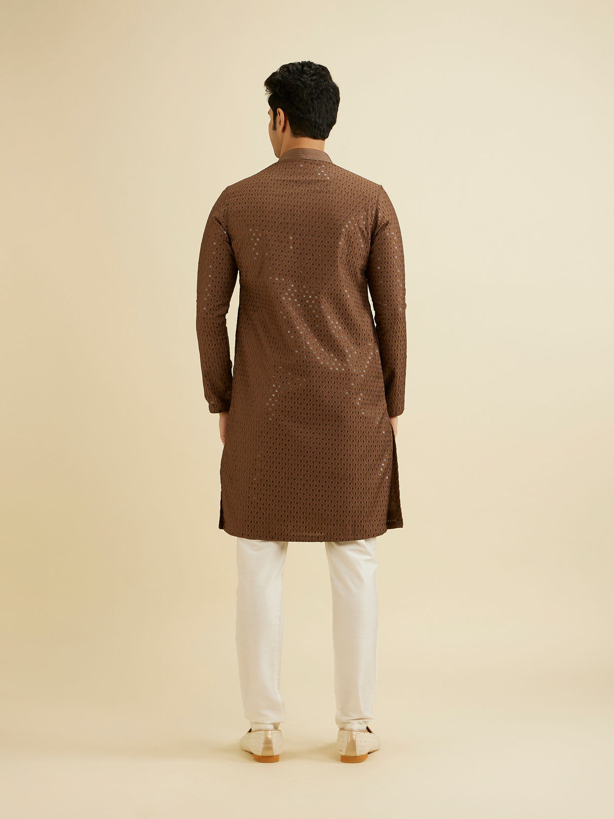 alt message - Manyavar Men Mocha Brown Sequinned Kurta Set image number 5