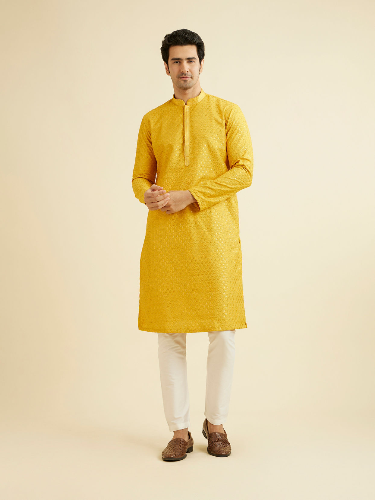 alt message - Manyavar Men Mustard Yellow Sequinned Kurta Set image number 2