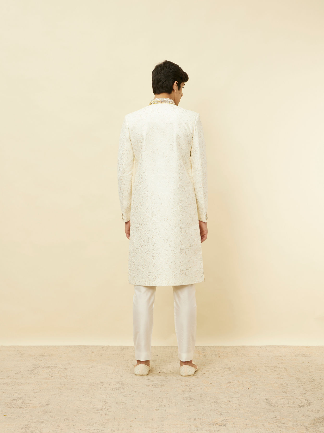 Manyavar Men Pearled Ivory White Bel Buti Patterned Sherwani Set