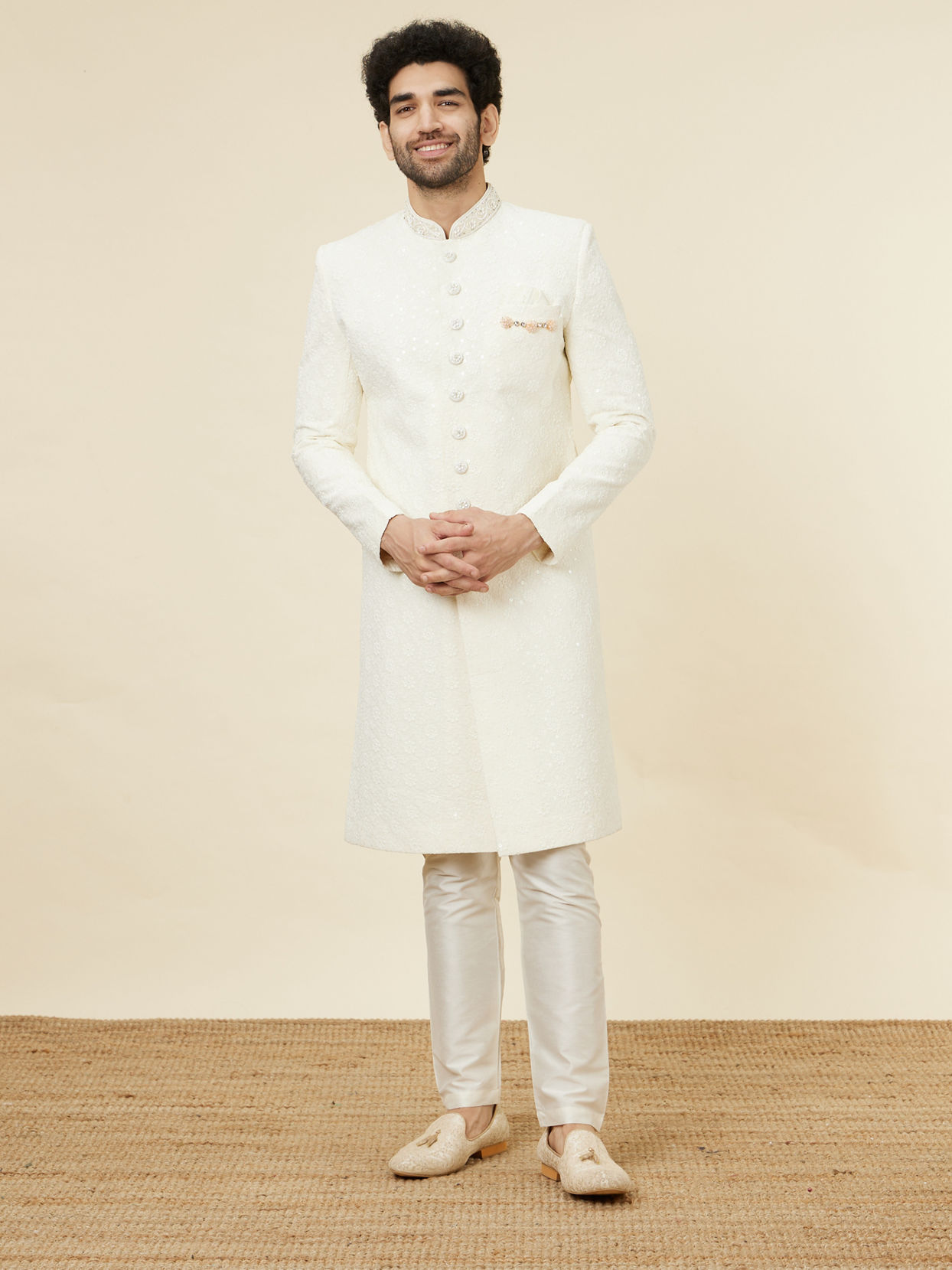 alt message - Manyavar Men Antique White Floral Patterned Sequined Sherwani Set image number 2