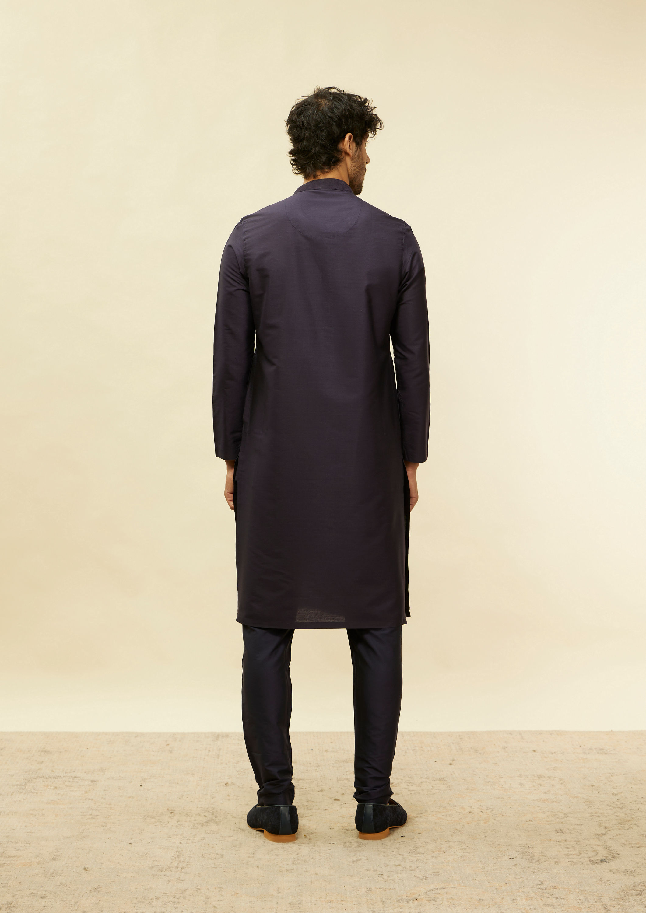 Twamev Men Elegant Blue Mandarin Collar Kurta Set
