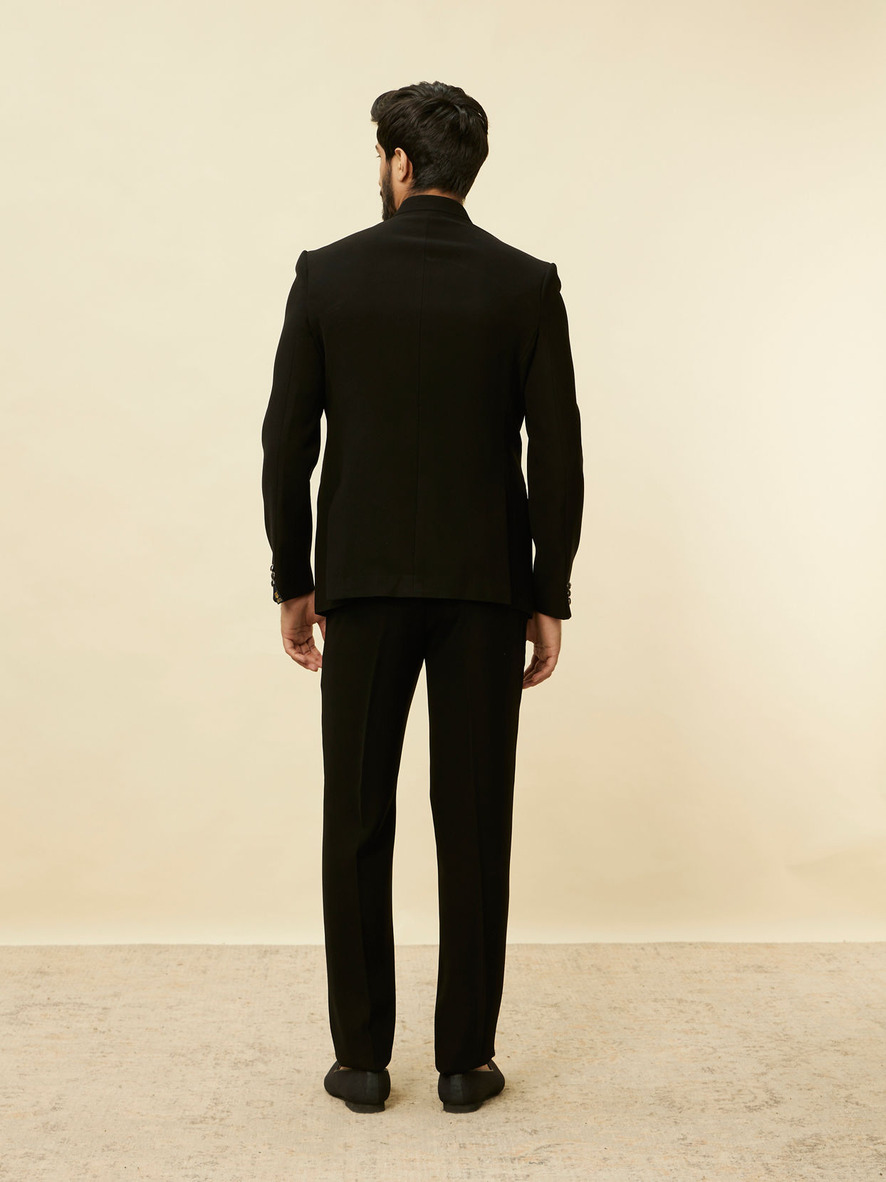 alt message - Manyavar Men Rich Black Classic Jodhpuri Suit image number 5