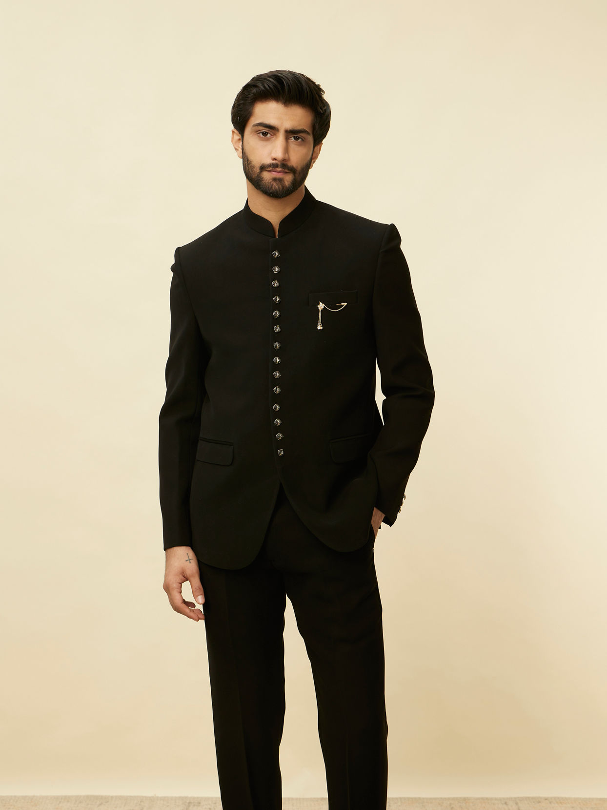 alt message - Manyavar Men Rich Black Classic Jodhpuri Suit image number 0