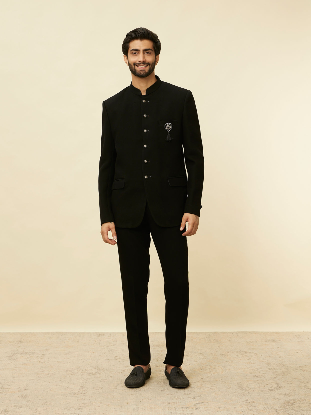 alt message - Manyavar Men Charcoal Black Classic Jodhpuri Suit image number 2
