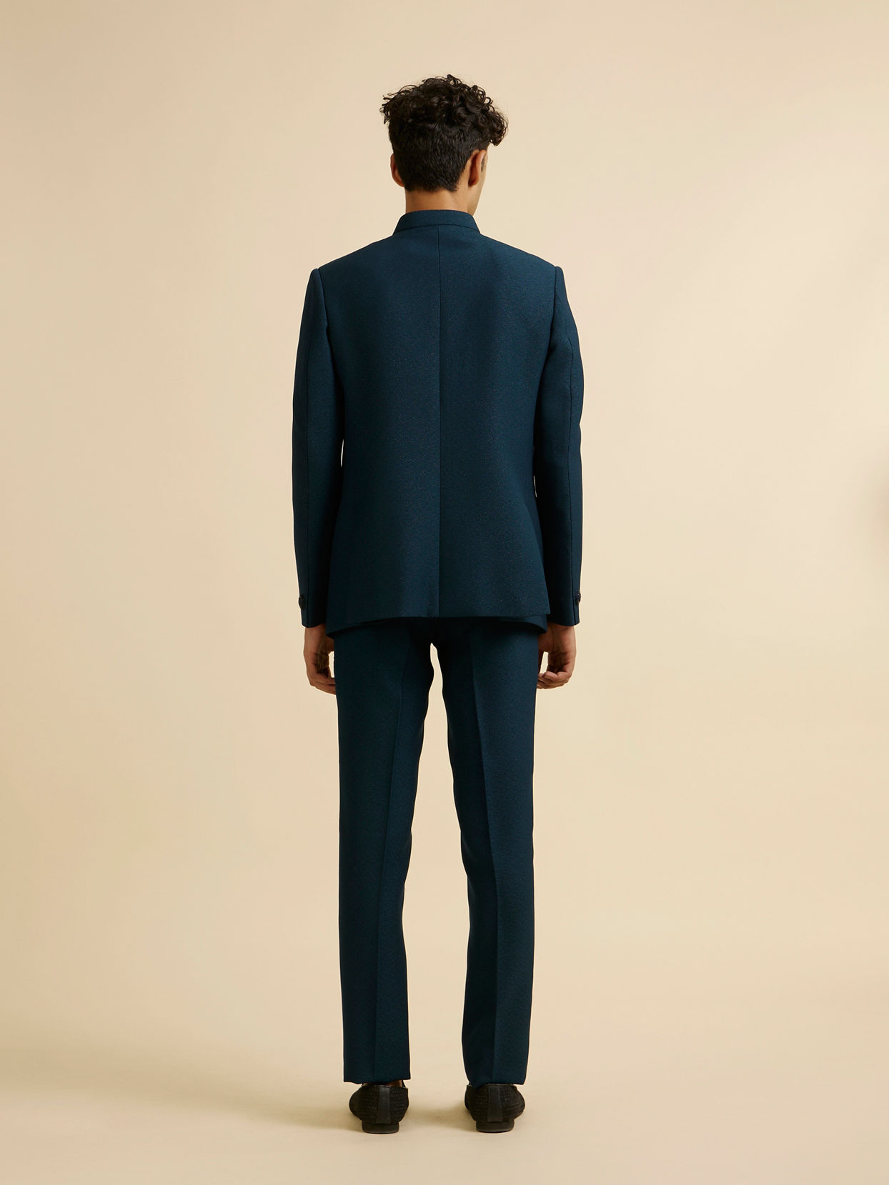 Manyavar Men Teal Blue Embroidered Neckline Jodhpuri Set