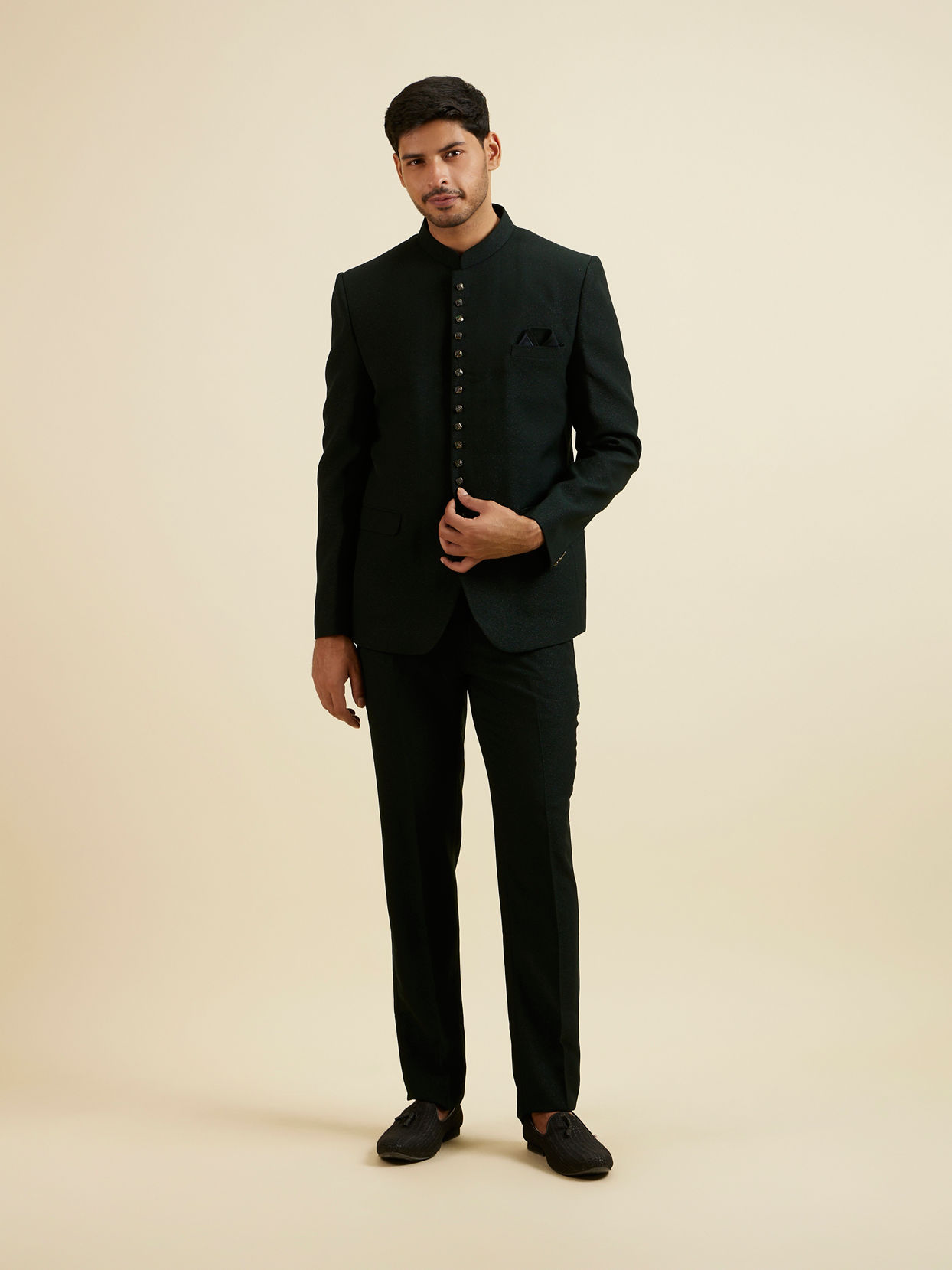 alt message - Manyavar Men Dark Green Classic Jodhpuri Suit image number 2