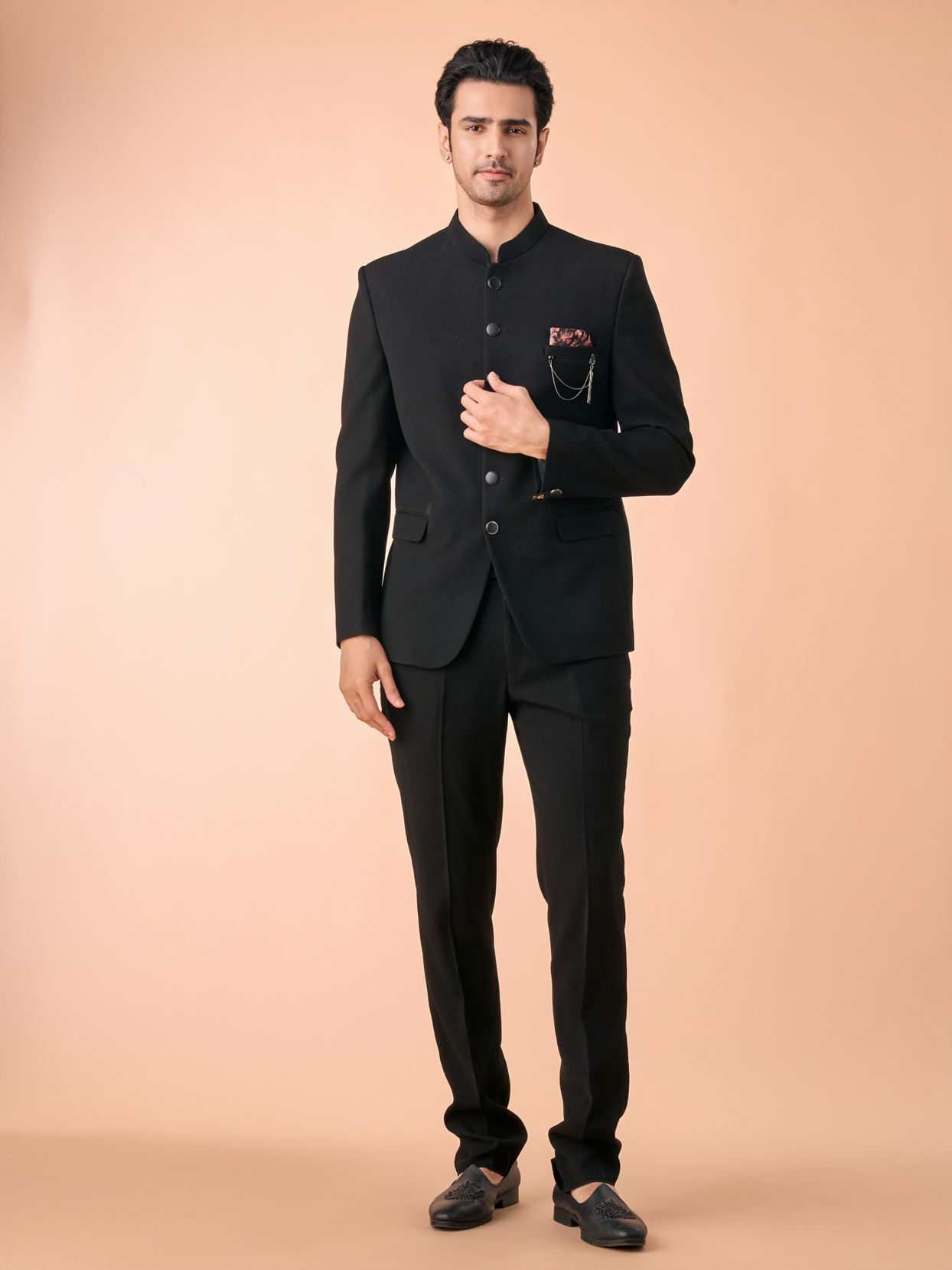 Manyavar Men Elegant Black Jodhpuri Suit Ensemble