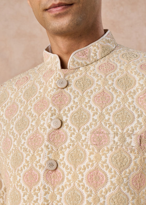 Manyavar Men Gleaming Cream Satin Jodhpuri Suit