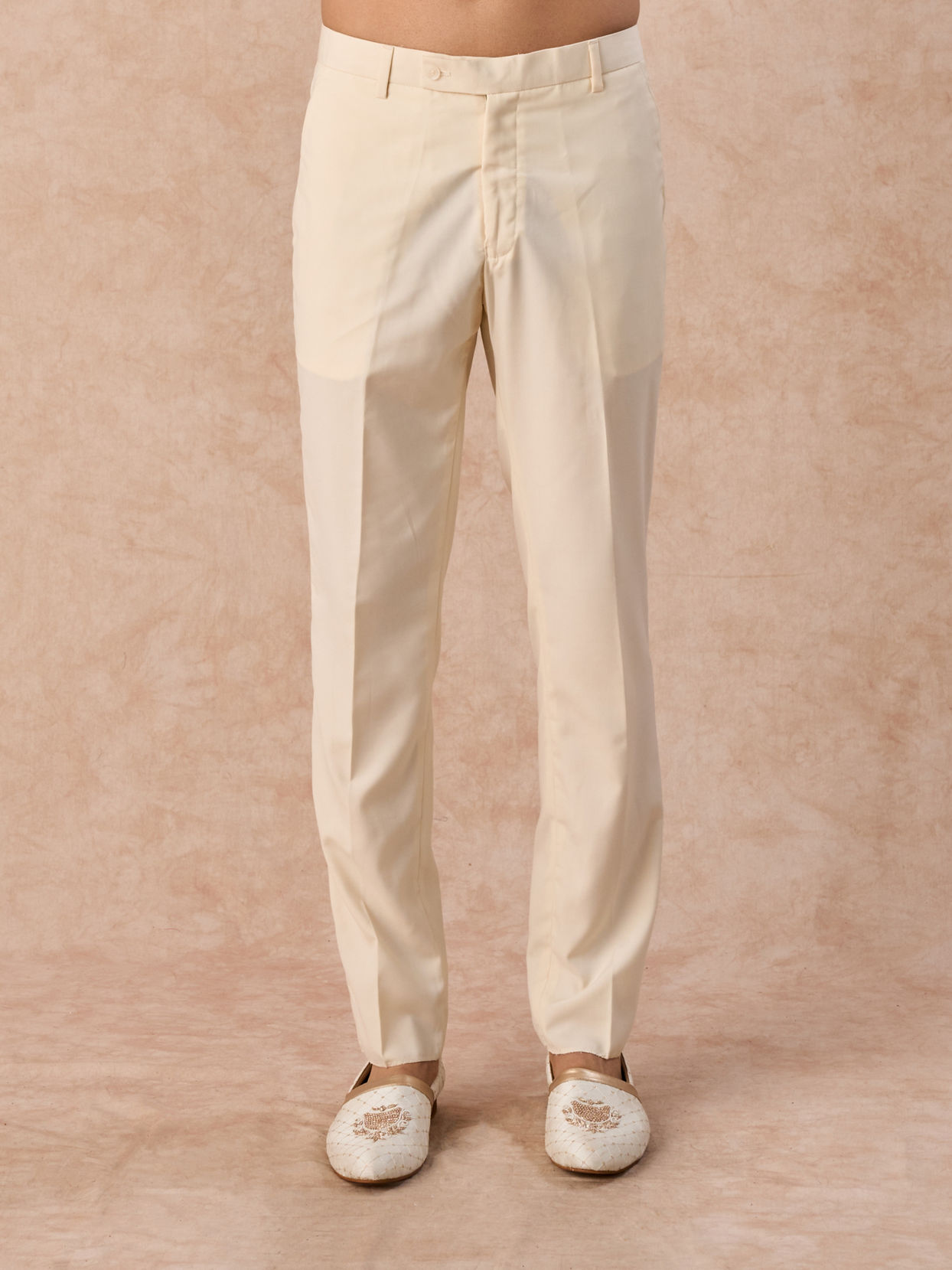 Manyavar Men Gleaming Cream Satin Jodhpuri Suit