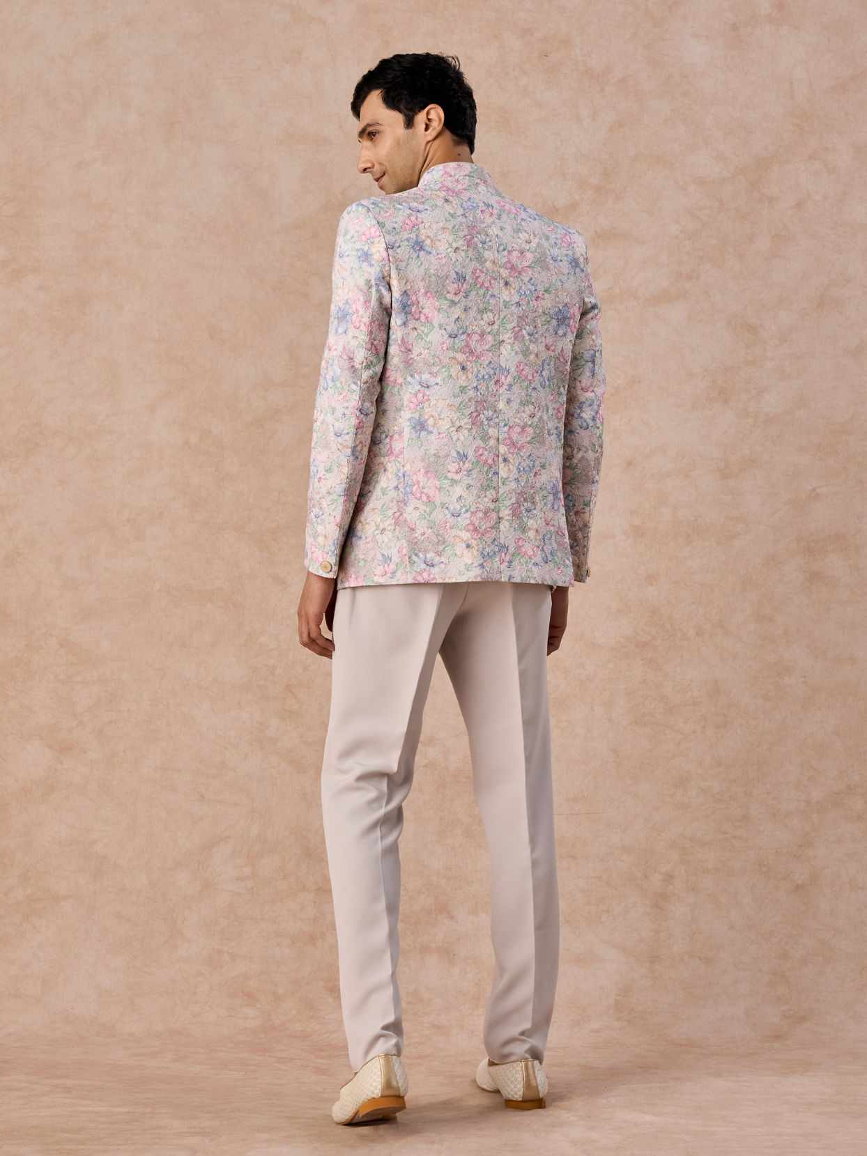 Manyavar Men Elegant Cream Splendour Jodhpuri Suit