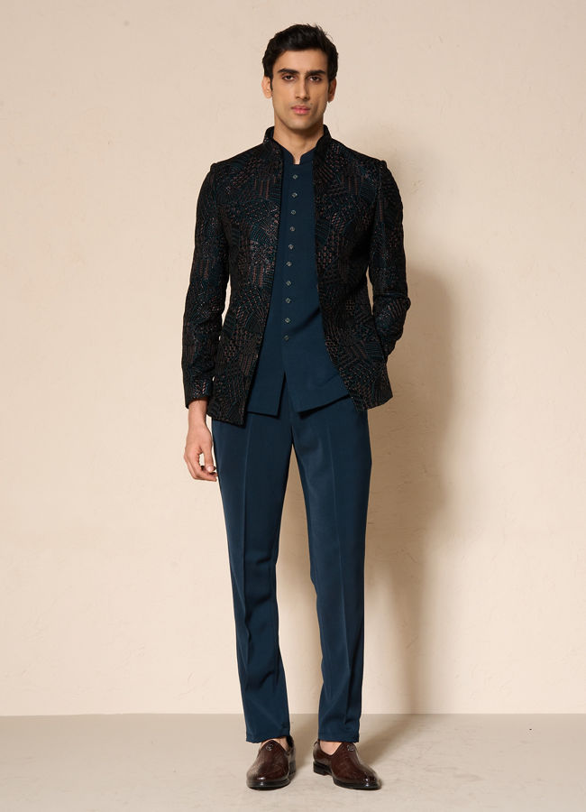 Manyavar Men Vijay's Emerald Green Velvet Embroidered Jodhpuri Suit