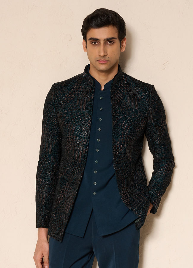 Manyavar Men Vijay's Emerald Green Velvet Embroidered Jodhpuri Suit