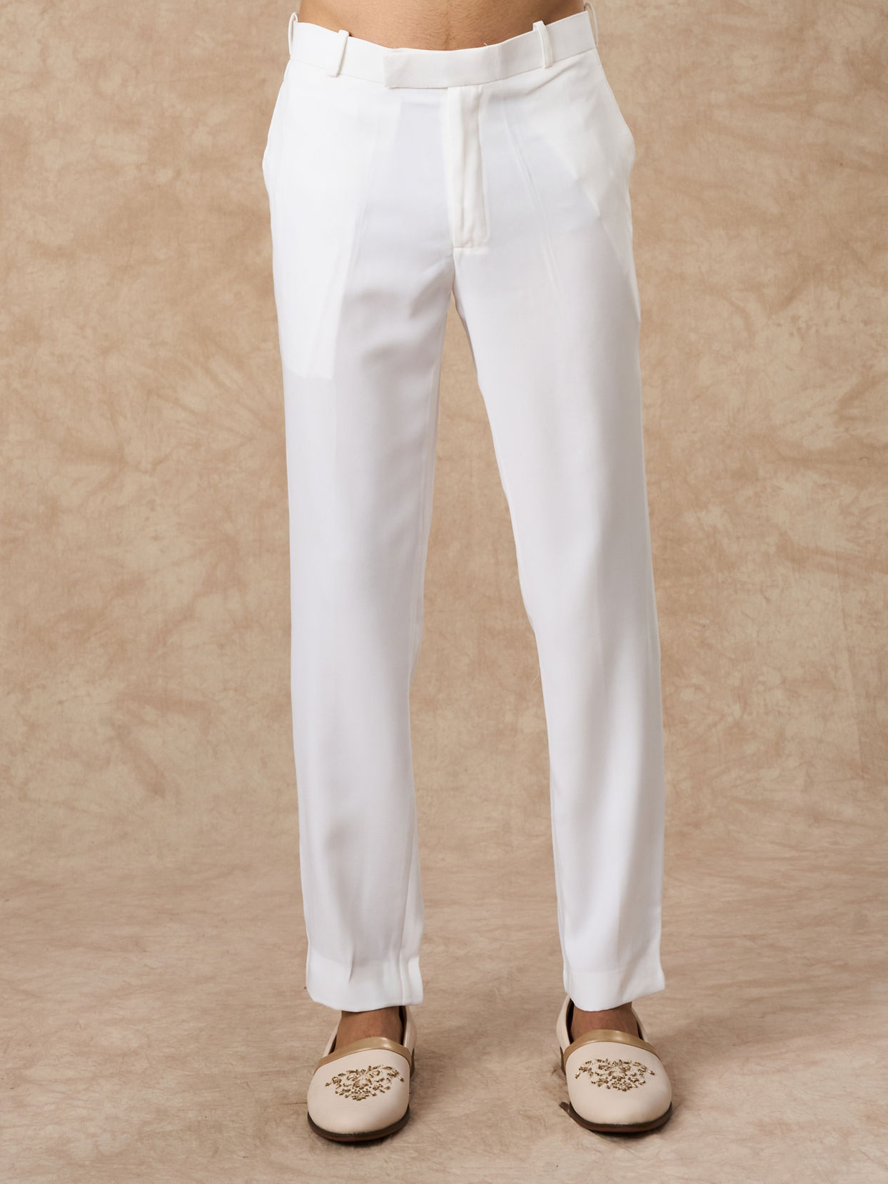 Manyavar Men White Blended Rayon Jodhpuri Suit