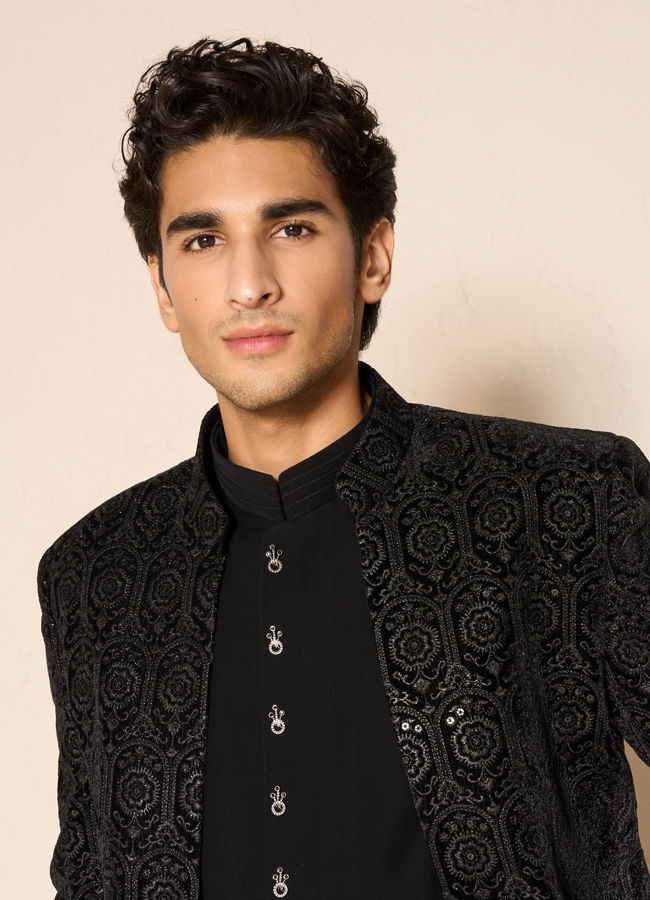 Manyavar Men Black Velvet Embroidered Jodhpuri Suit