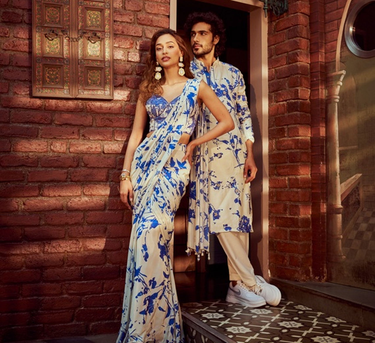 Coordinated Couple Outfits : How to Match Without Looking Matchy