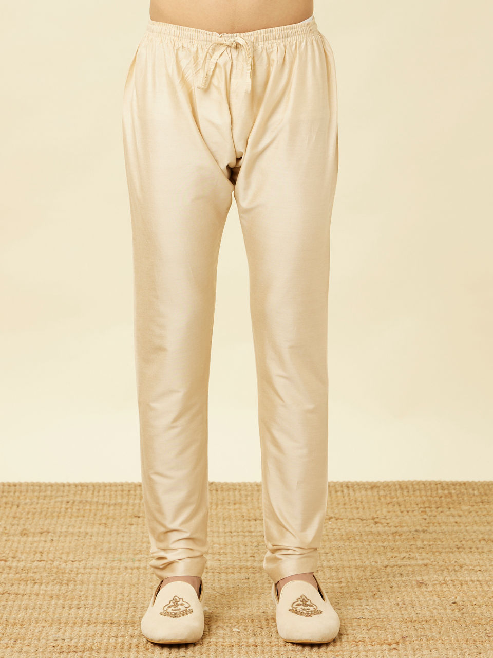 Manyavar Men Cream Pink Bel Buti Patterned Sherwani Set