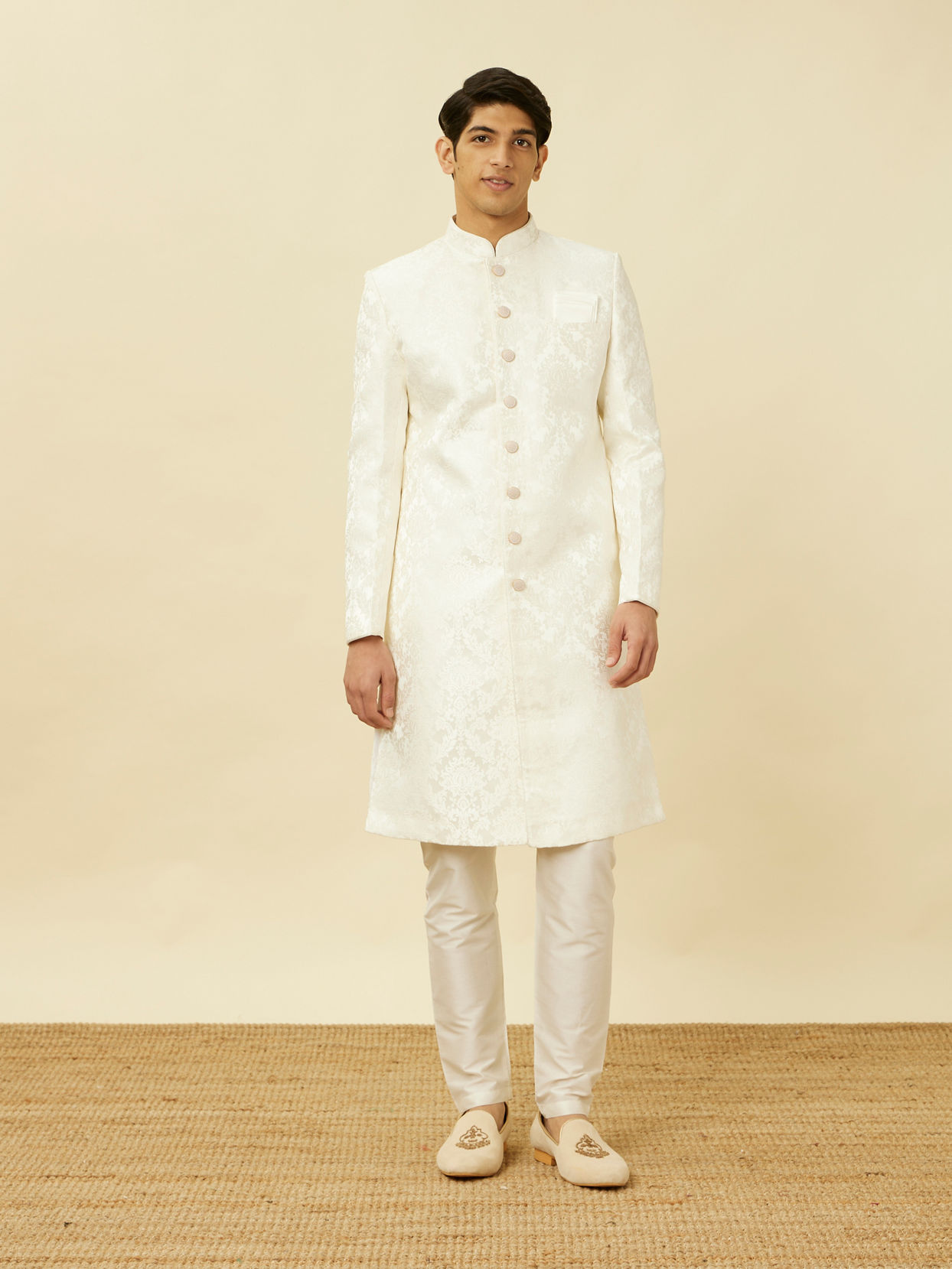 alt message - Manyavar Men Pristine White Medallion Patterned Sherwani Set image number 2