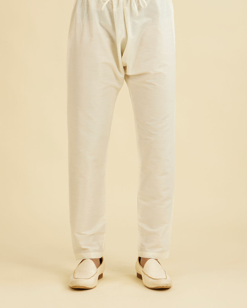 alt message - Diwas Men Classic Cream Pyjama image number 0