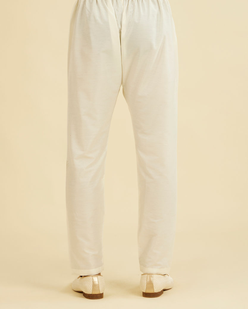 alt message - Diwas Men Classic Cream Pyjama image number 2