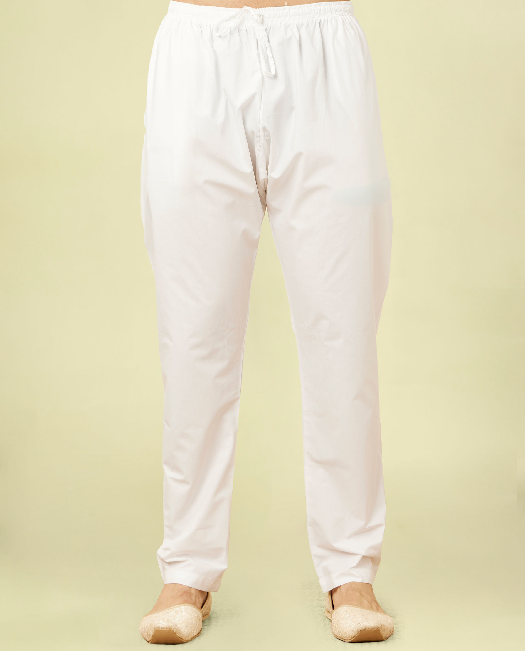 alt message - Diwas Men Majestic White Cotton Pyjama image number 0