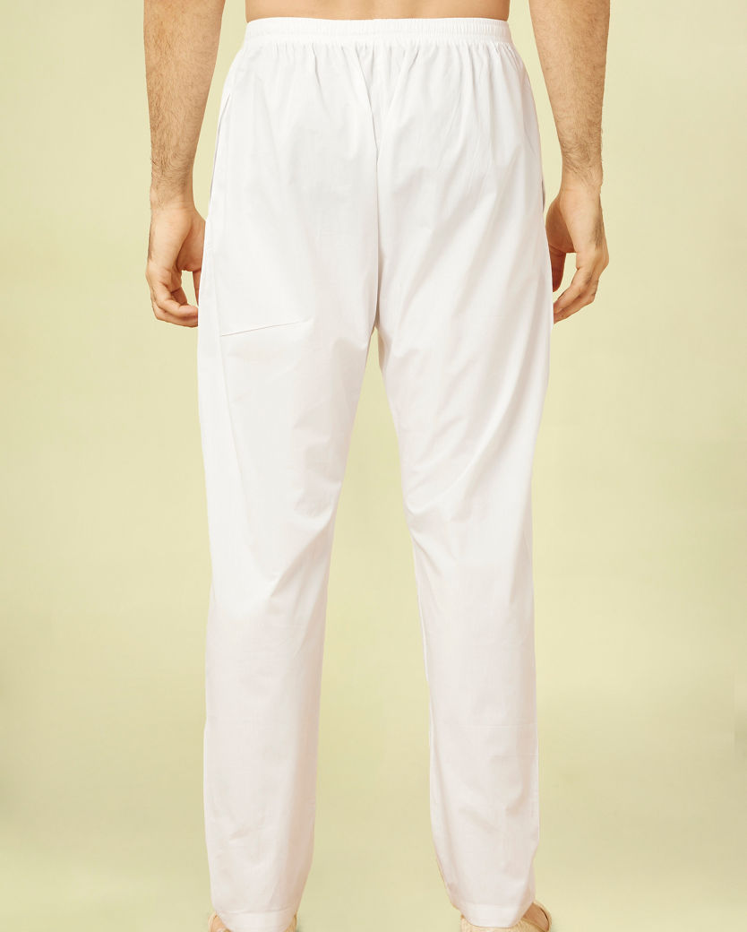 alt message - Diwas Men Majestic White Cotton Pyjama image number 1