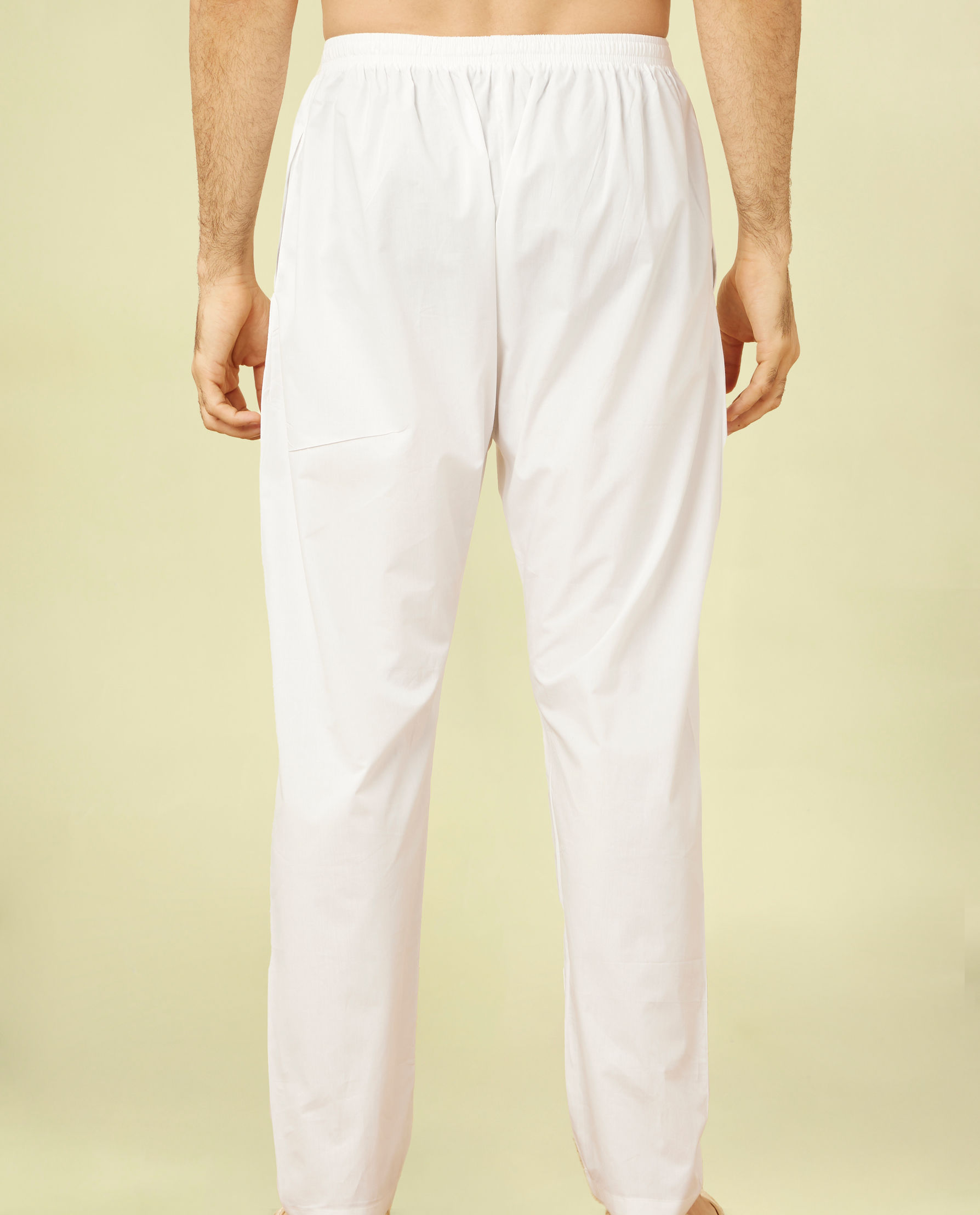 alt message - Diwas Men Majestic White Cotton Pyjama image number 1