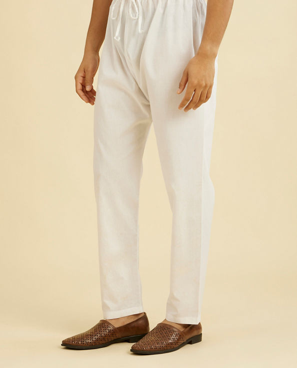 alt message - Diwas Men Majestic White Cotton Pyjama image number 1