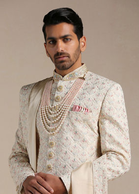 Dulhe Raja' Ranveer Singh blings up in white and golden sherwani