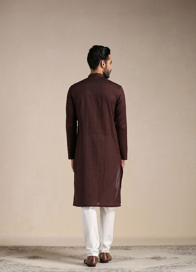 alt message - Manyavar Men Deep Mahogany Brown Embellished Buttoned Kurta Set image number 3