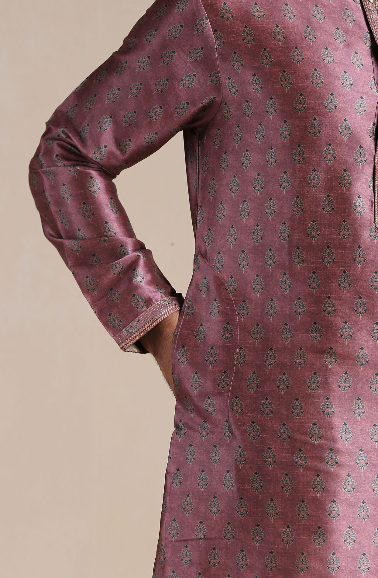 Manyavar Men Purple Printed Kurta Pajama image number 2