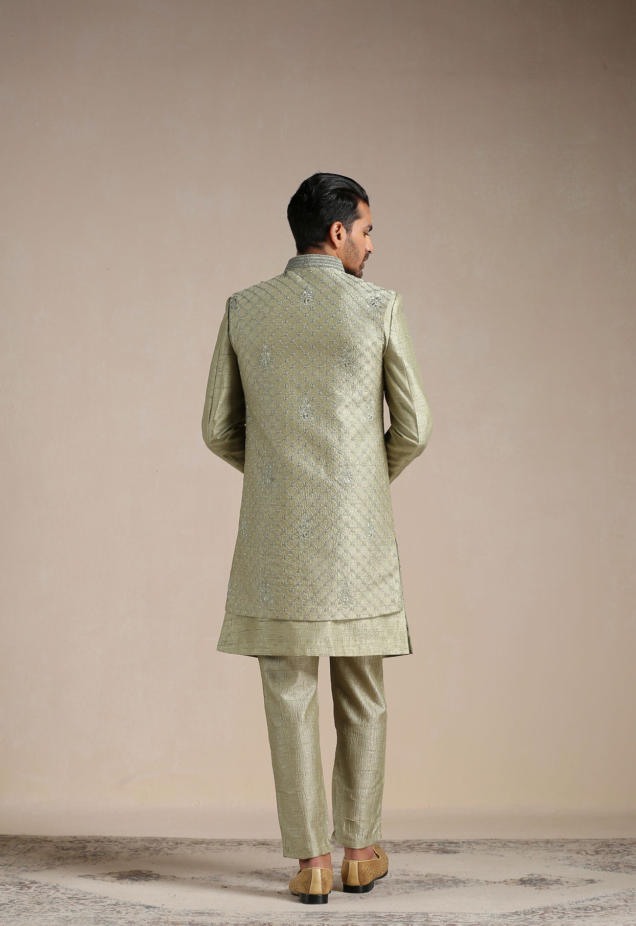 alt message - Manyavar Men Green Hand Embroidered Art Silk Sherwani image number 3