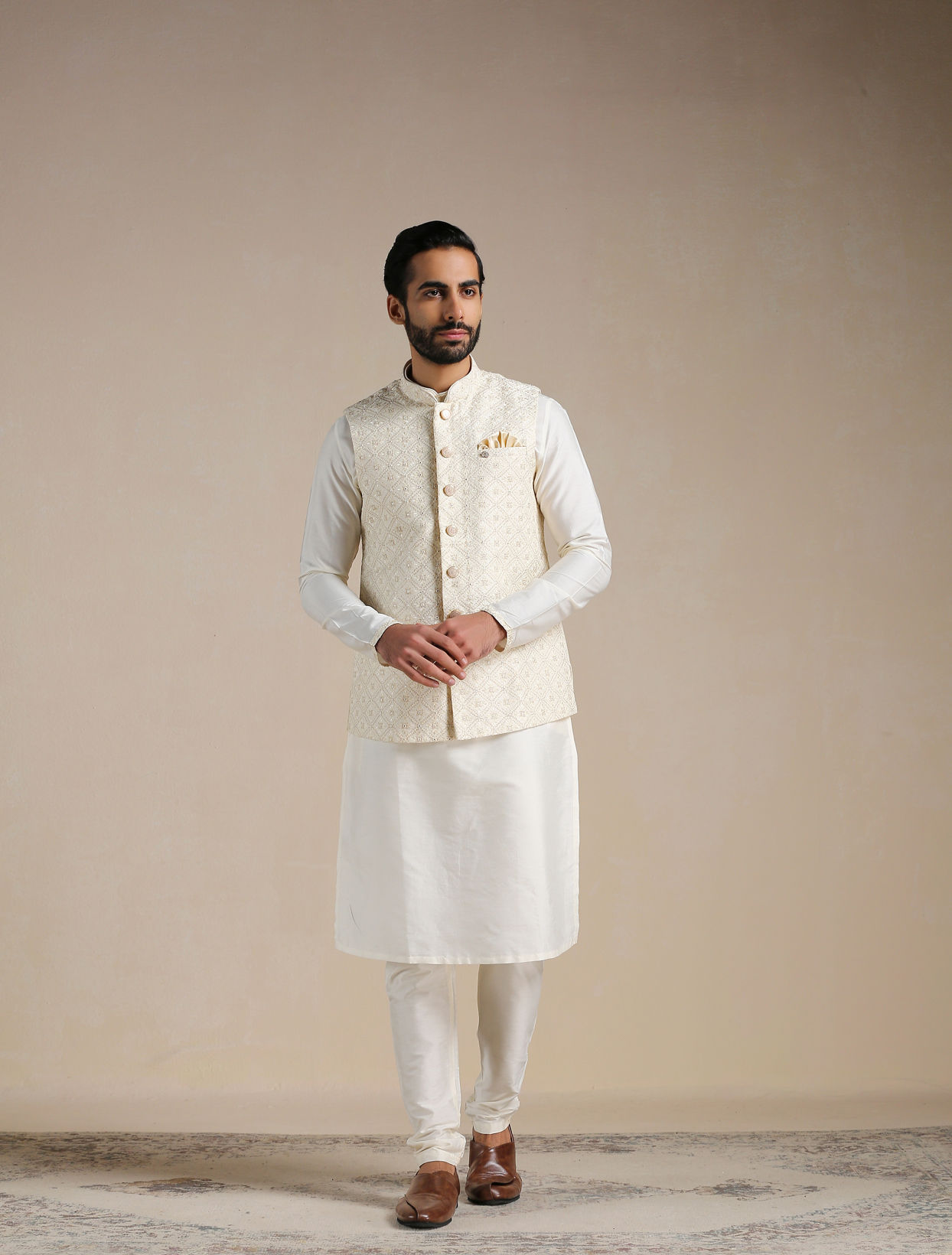 alt message - Manyavar Men Antique White Kurta and Jacket Set image number 1