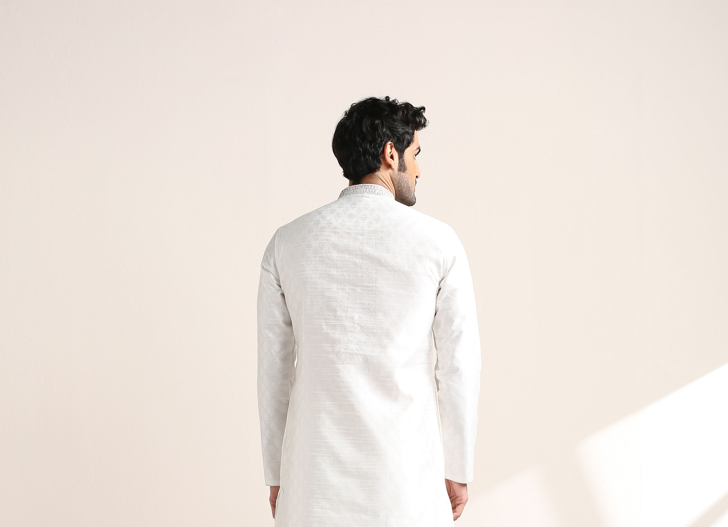 Twamev Men Off white Jacquard Patterned Embroidered Neck Kurta Set