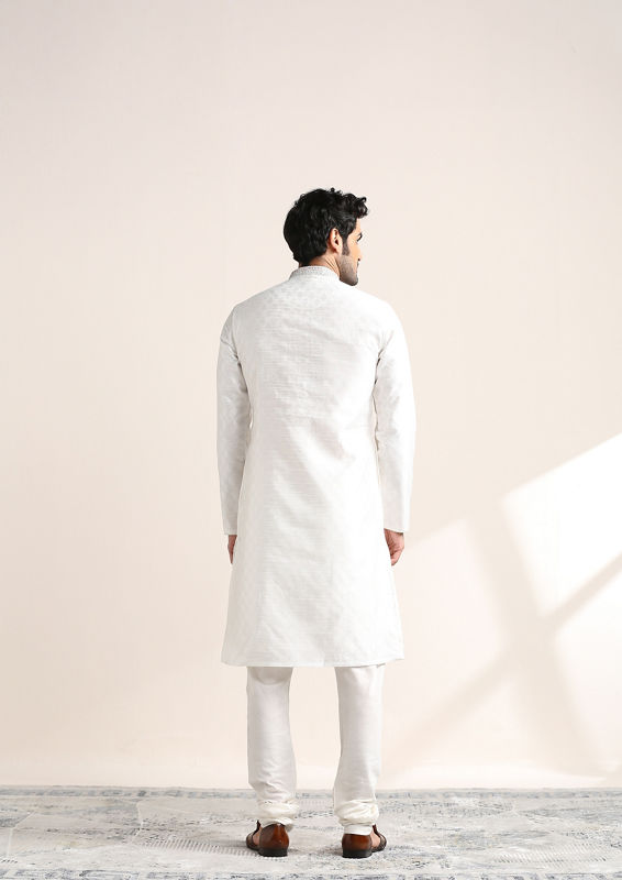 Twamev Men Off white Jacquard Patterned Embroidered Neck Kurta Set