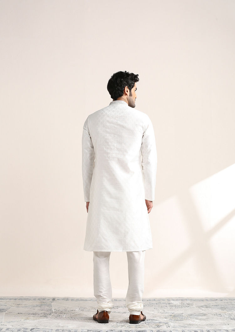 Twamev Men Off white Jacquard Patterned Embroidered Neck Kurta Set