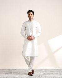 Twamev Men Off white Jacquard Patterned Embroidered Neck Kurta Set