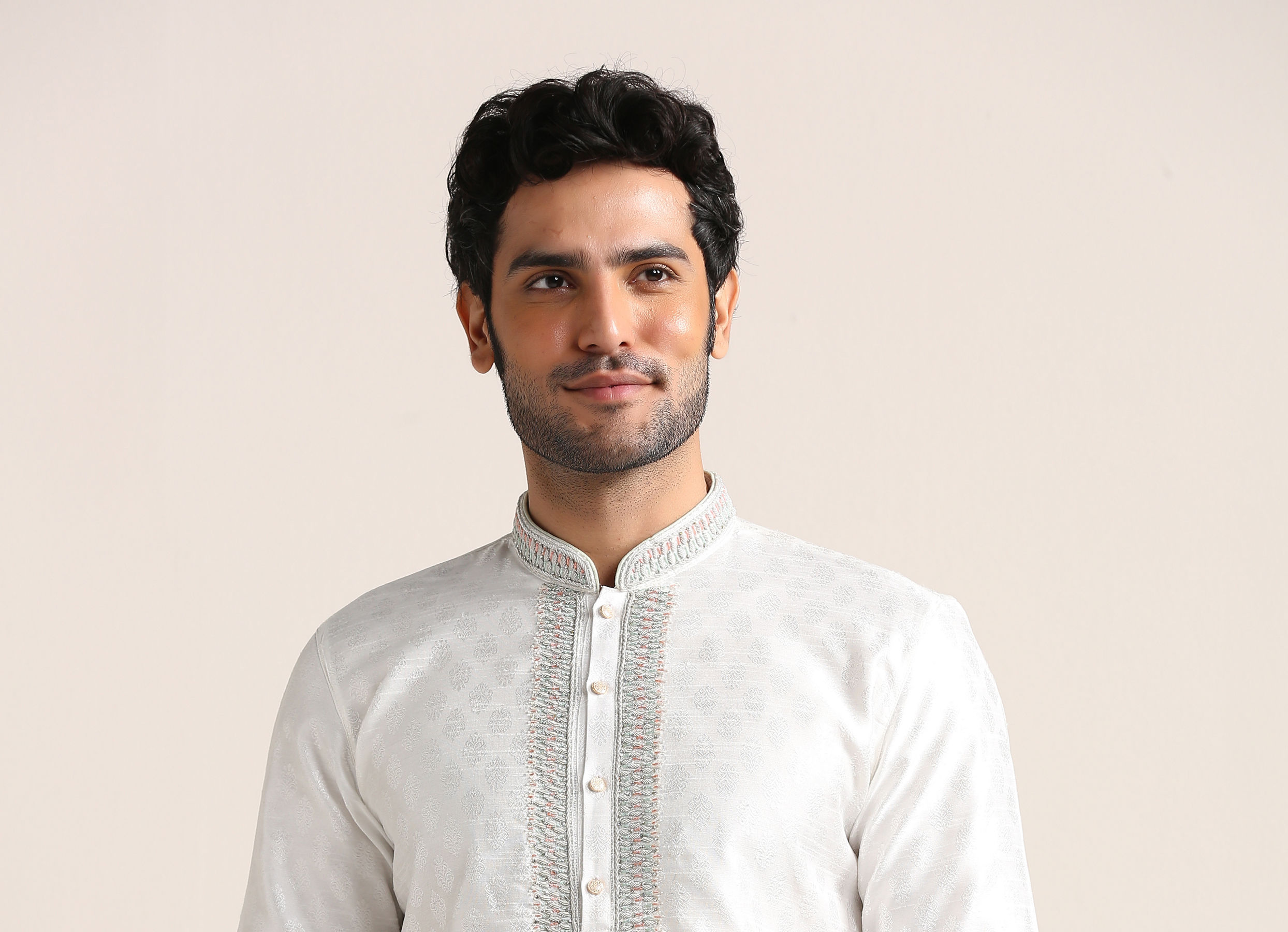 Twamev Men Off white Jacquard Patterned Embroidered Neck Kurta Set