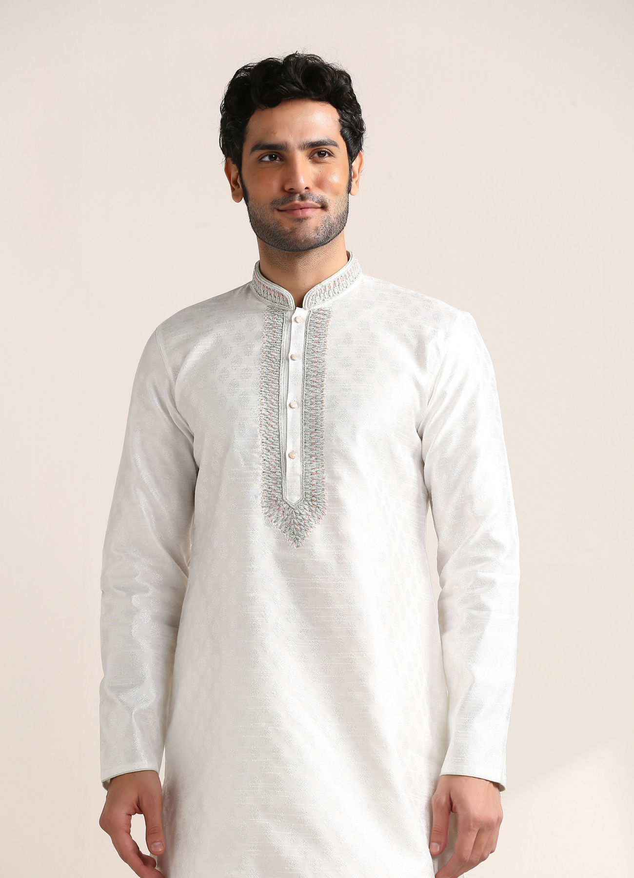 Twamev Men Off white Jacquard Patterned Embroidered Neck Kurta Set