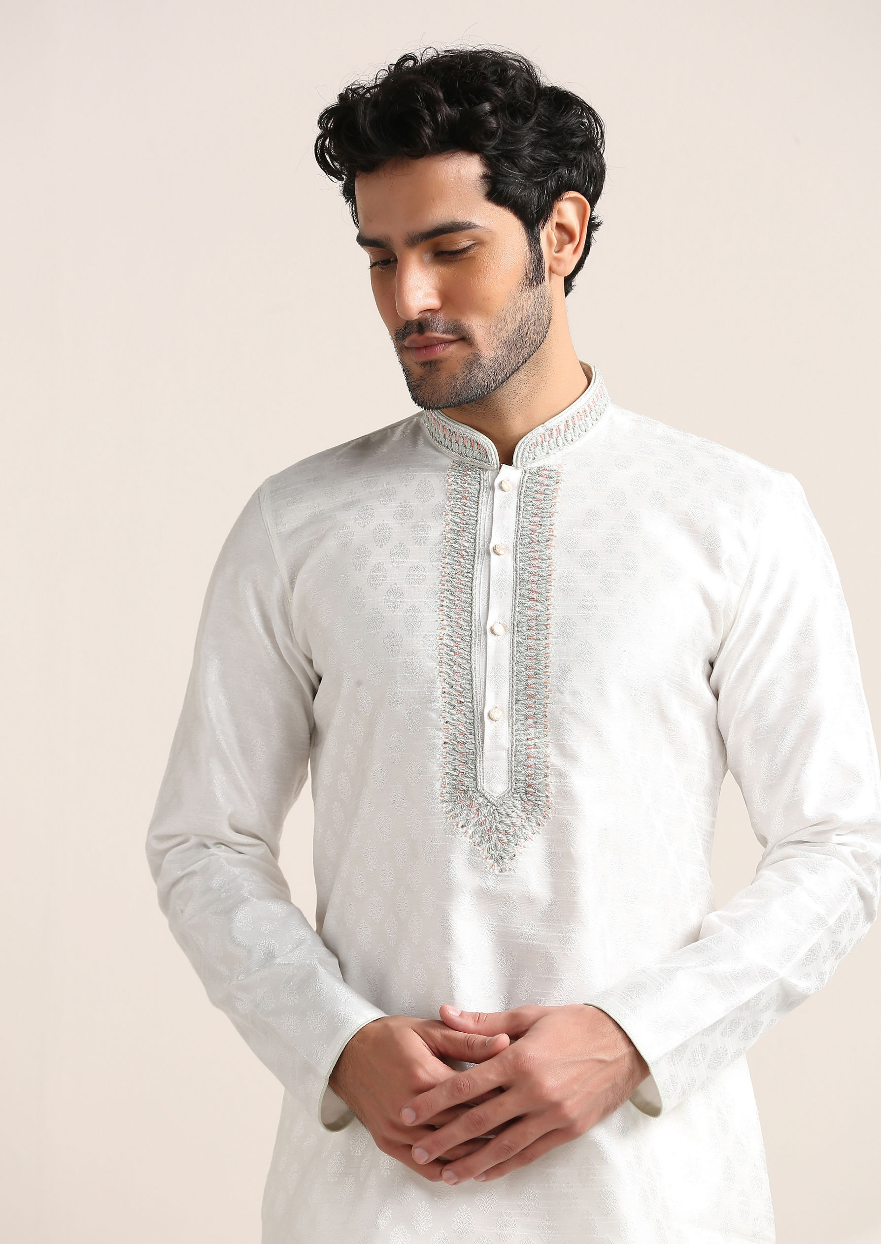 Twamev Men Off white Jacquard Patterned Embroidered Neck Kurta Set