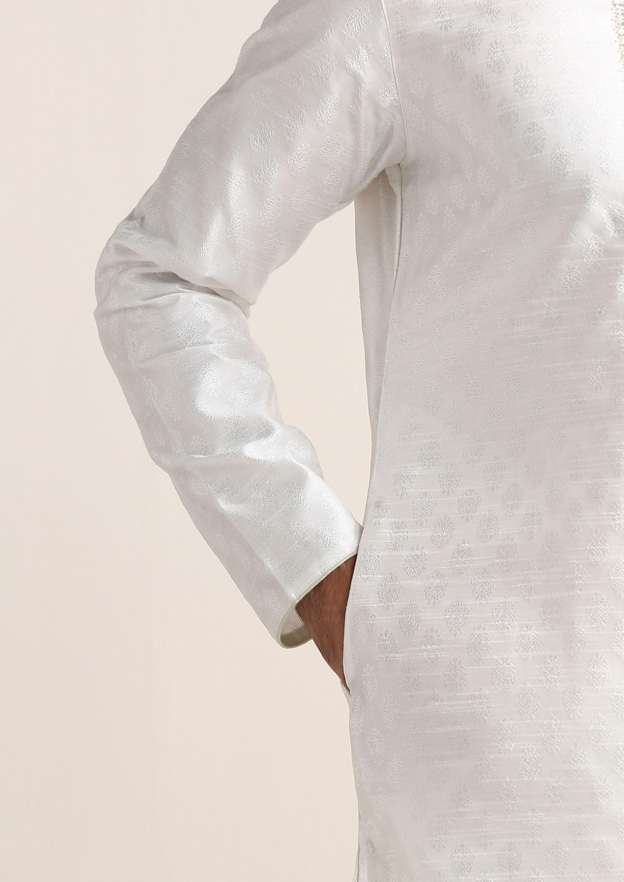 Twamev Men Off white Jacquard Patterned Embroidered Neck Kurta Set