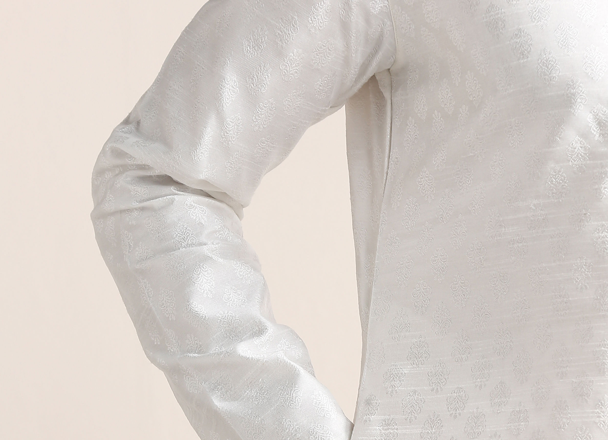 Twamev Men Off white Jacquard Patterned Embroidered Neck Kurta Set