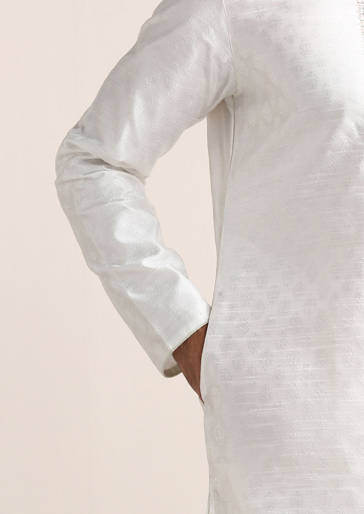 Twamev Men Off white Jacquard Patterned Embroidered Neck Kurta Set