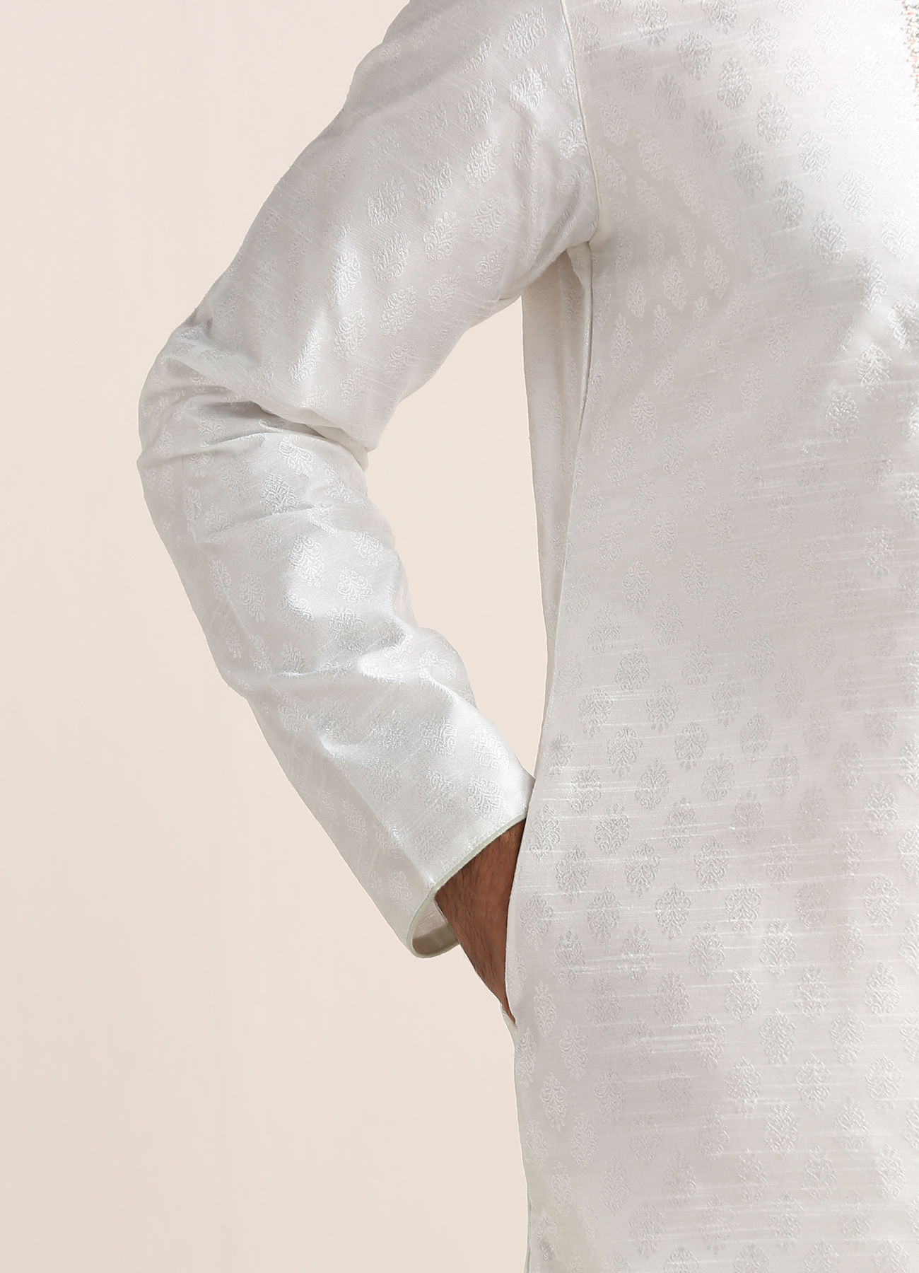 Twamev Men Off white Jacquard Patterned Embroidered Neck Kurta Set