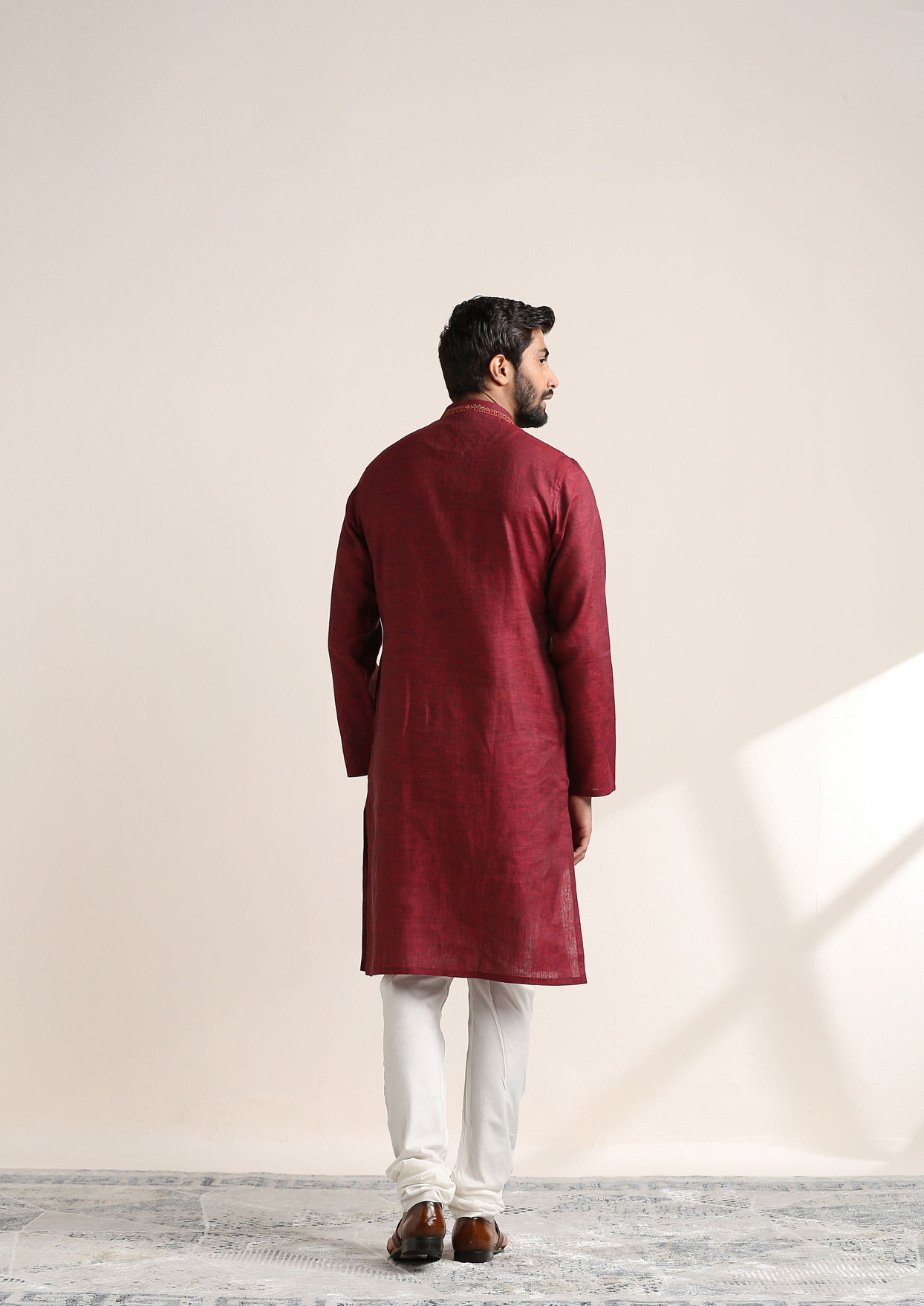 alt message - Twamev Men Dark Red Embroidered Neck Kurta Set image number 4