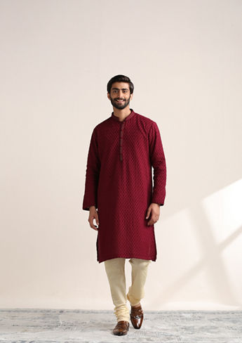 alt message - Twamev Men Minimalist Maroon Kurta Set image number 2