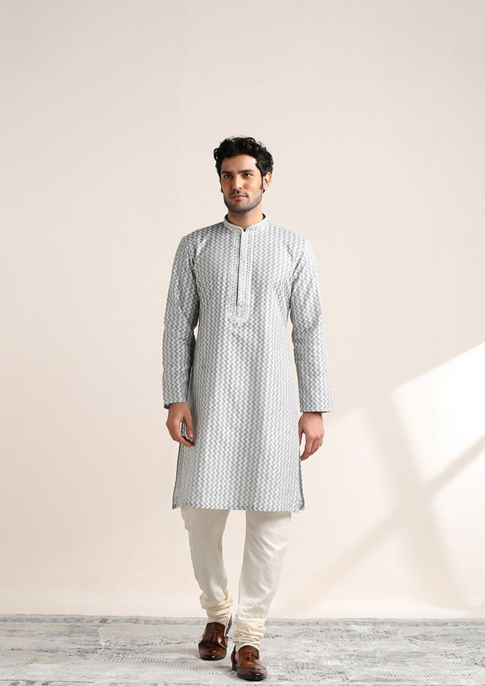 Twamev Men Silver Grey Chevron Printed Kurta Set